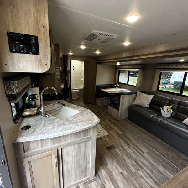 2021 Coachmen Catalina Summit 261BHS Travel Trailer available for rent in Ventura, California