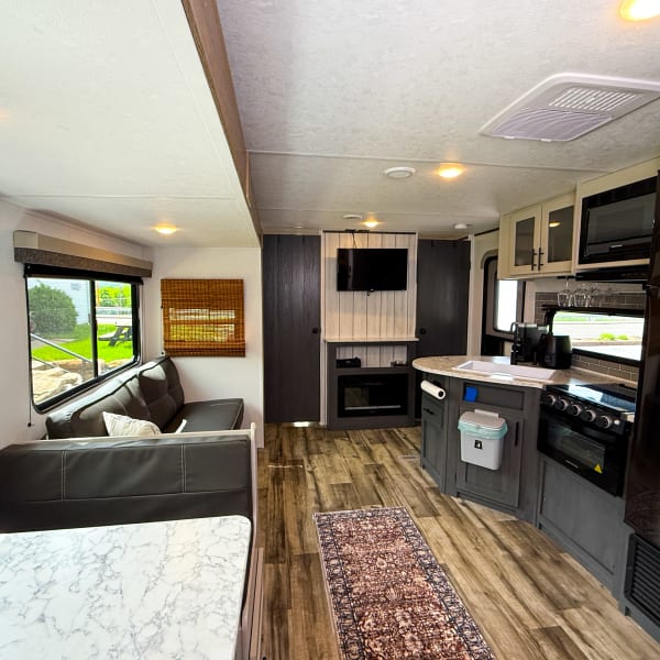 2025 Keystone Dutchmen Colorado 29BHC Travel Trailer available for rent in Pacific, Missouri