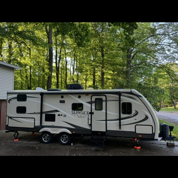 2017 Crossroads RV Sunset Trail Super Lite Travel Trailer available for rent in Wausau, Wisconsin