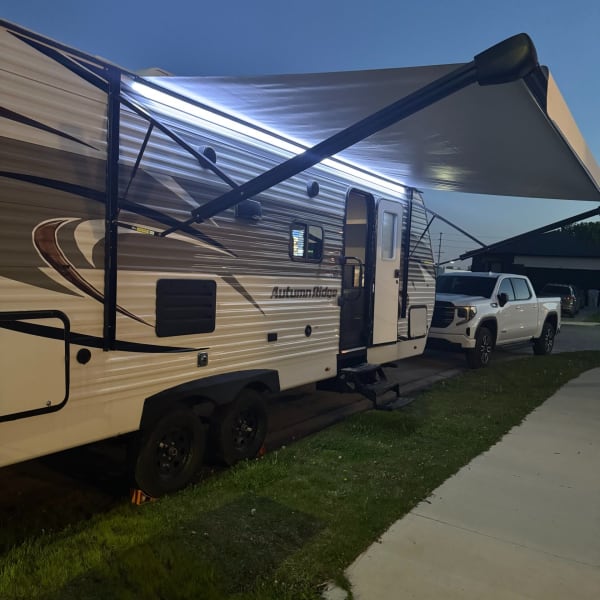 2022 Starcraft Autumn Ridge Travel Trailer available for rent in Lithia, Florida