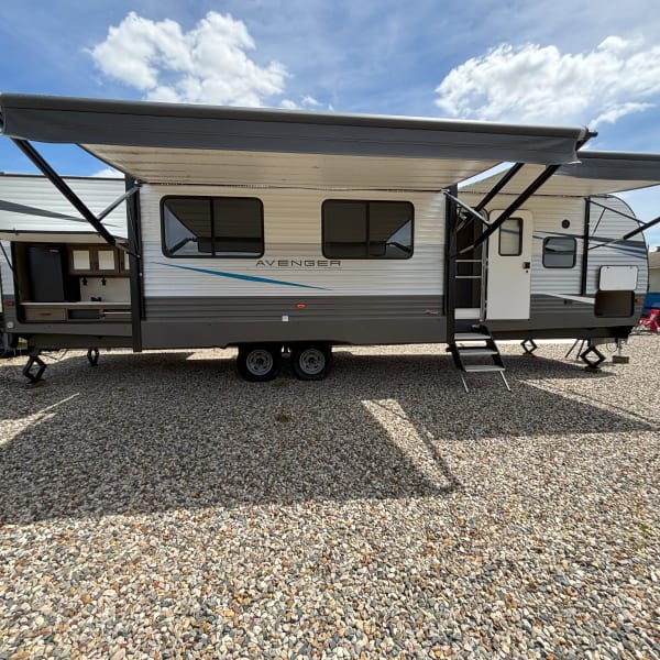 2020 Prime Time Avenger 32QBI Travel Trailer available for rent in Schoolcraft, Michigan