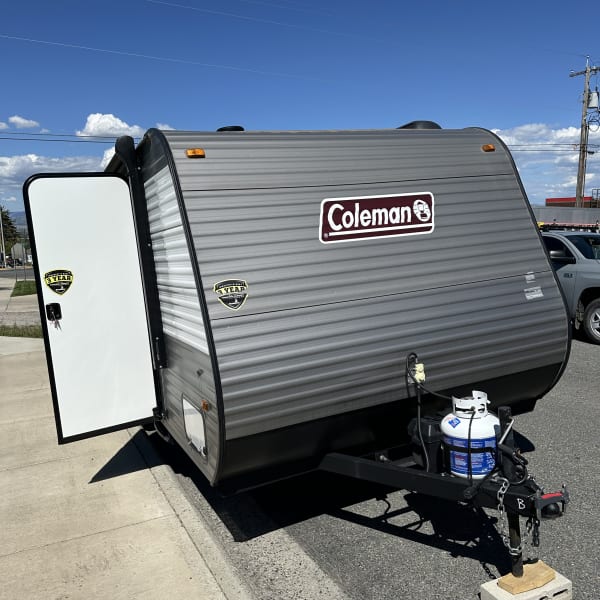 2024 Dutchmen Coleman Lantern LT Travel Trailer available for rent in Helena, Montana