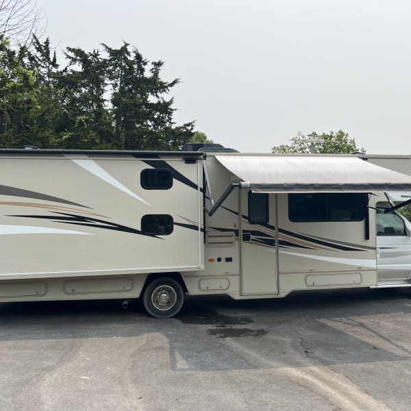 2015 Winnebago Minnie Winnie Class C available for rent in Brighton, Ontario