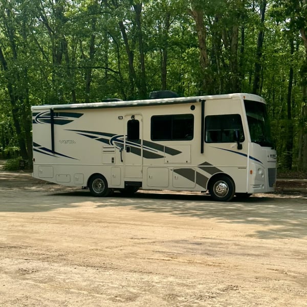 2018 Winnebago Vista Class A available for rent in Hazlet, New Jersey