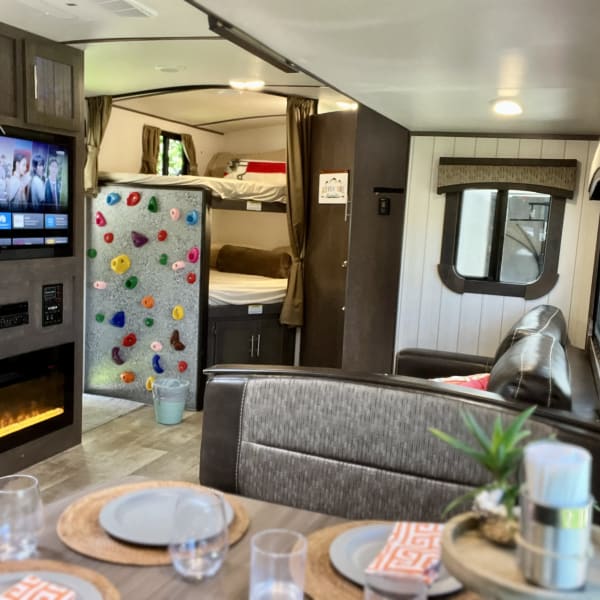 2018 Crossroads RV Sunset Trail Grand Reserve Travel Trailer available for rent in Dupont, Washington