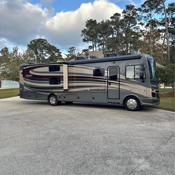 2017 Fleetwood Bounder Class A available for rent in Baker, Florida
