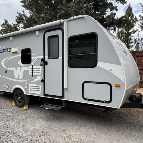 2017 Minnie Micro Minnie Travel Trailer available for rent in Redmond, Oregon