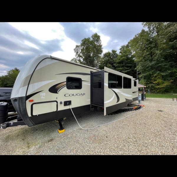2019 Keystone RV Cougar Travel Trailer available for rent in Neoga, Illinois