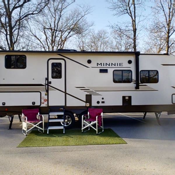 2021 Winnebago Minnie 2301BHS Travel Trailer available for rent in Columbus, Ohio