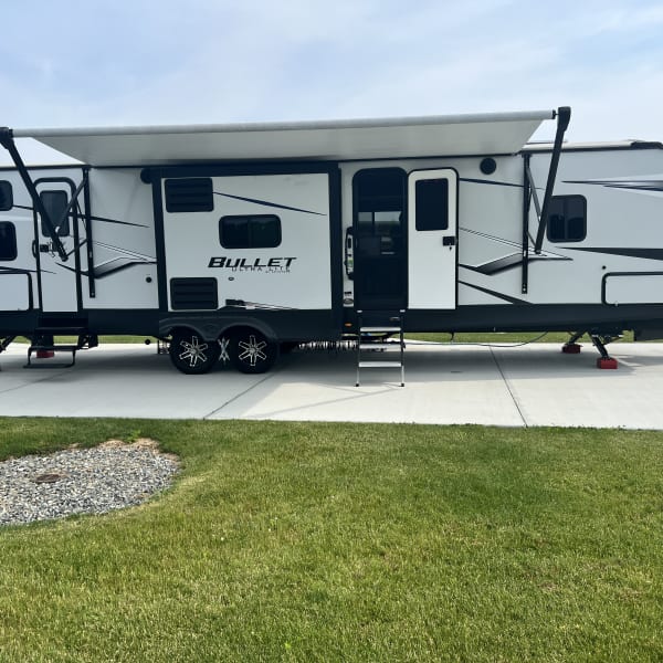 2022 Keystone RV Bullet Ultra Lite Travel Trailer available for rent in Normandy Park, Washington