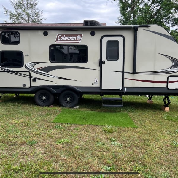 2019 Coleman 2125bh Travel Trailer available for rent in Hickory, North Carolina