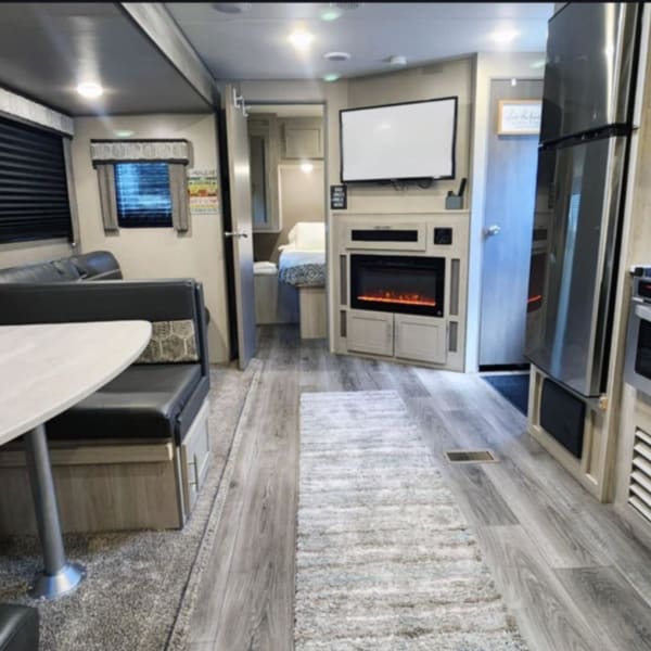2022 Coachman Catalina Travel Trailer available for rent in Lithia, Florida