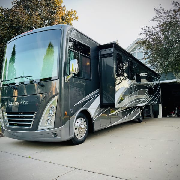 2023 Thor Luminate Class A available for rent in Elburn, Illinois