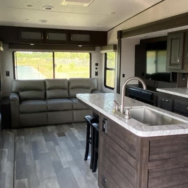 2023 Forest River Shasta Phoenix Lite Fifth Wheel available for rent in SKIATOOK, Oklahoma
