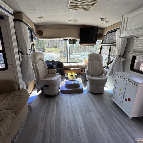 2000 Fleetwood Southwind 36T Class A available for rent in Brooklyn, Connecticut