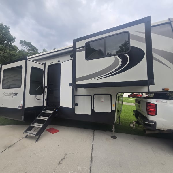 2023 Forest River Sandpiper Fifth Wheel available for rent in Leland, North Carolina