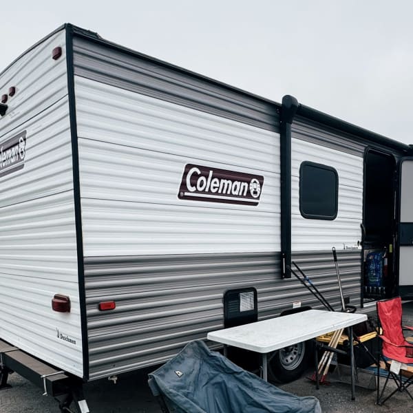 2023 Dutchmen Coleman Lantern LT Travel Trailer available for rent in Stockton, California