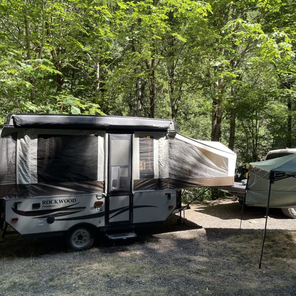 2016 Rock wood 1940 LTD Popup available for rent in Sweet Home, Oregon