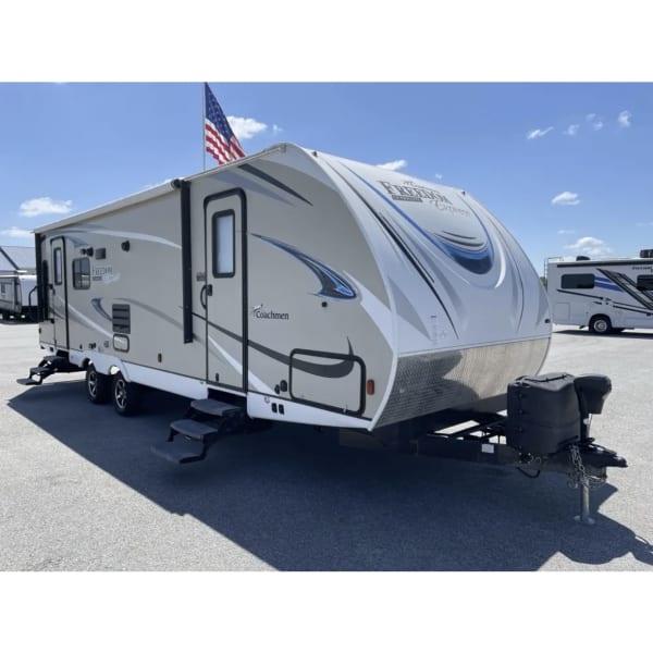 2018 Coachmen Apex LE Travel Trailer available for rent in Bettendorf, Iowa