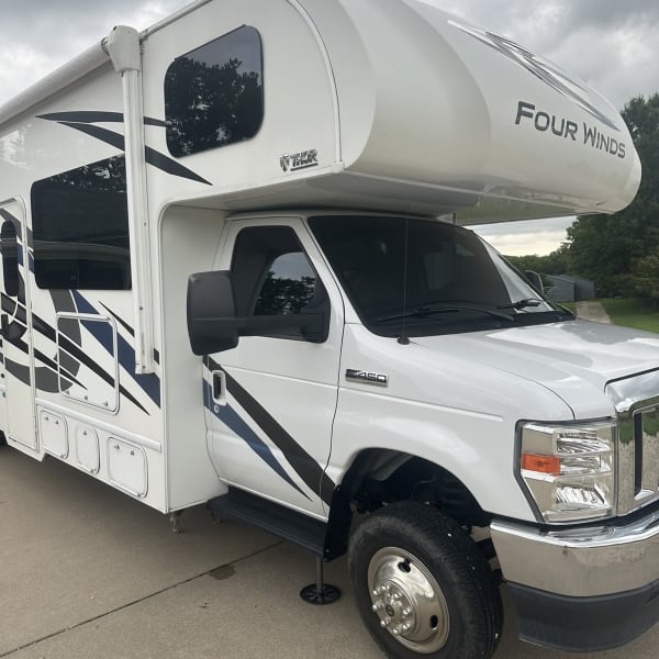 2022 Thor Four Winds Class C available for rent in Russellville, Missouri
