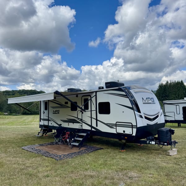2022 Cruiser RV MPG Ultra Lite Travel Trailer available for rent in Fredericksburg, Pennsylvania
