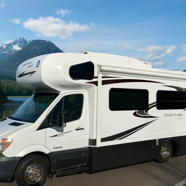 2009 Holiday Rambler Traveler Class C available for rent in Mt Vernon, Washington