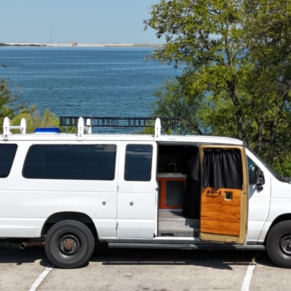 2006 Ford E350 Box Van Class B available for rent in Richardson, Texas