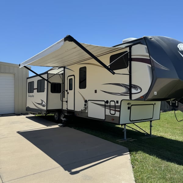 2016 Forest River Wildwood Heritage Glen Lite Fifth Wheel available for rent in Abilene, Texas