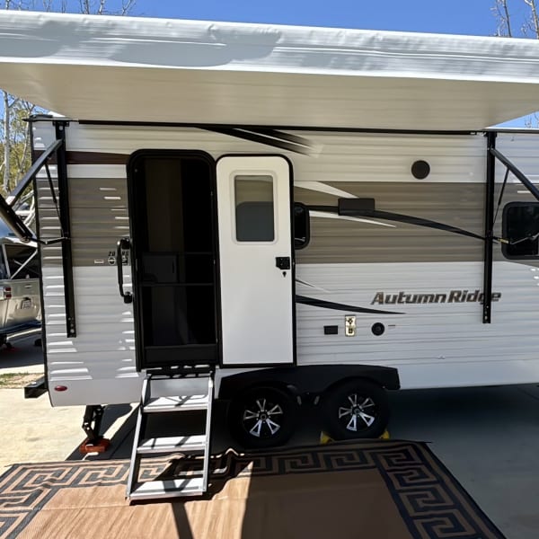 2022 Starcraft Autumn Ridge trailer available for rent in Temecula, California