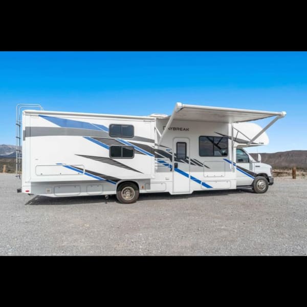 2020 Thor Daybreak Class C available for rent in Prosper, Texas