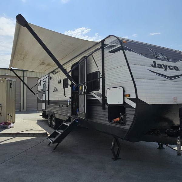 2022 Jayco Jay Flight Travel Trailer available for rent in Fontana, California