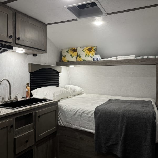 2024 Sunset Park RV Sun Lite LTD Travel Trailer available for rent in Cleveland, Georgia