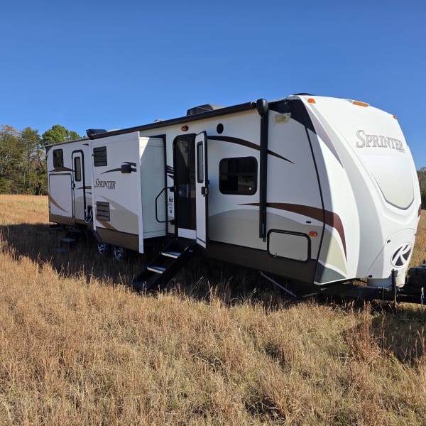 2013 Keystone RV Sprinter Travel Trailer available for rent in Gibsonville, North Carolina