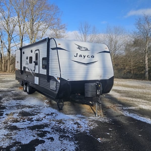 2022 Jayco Jay Flight SLX Travel Trailer available for rent in Lebanon, Indiana