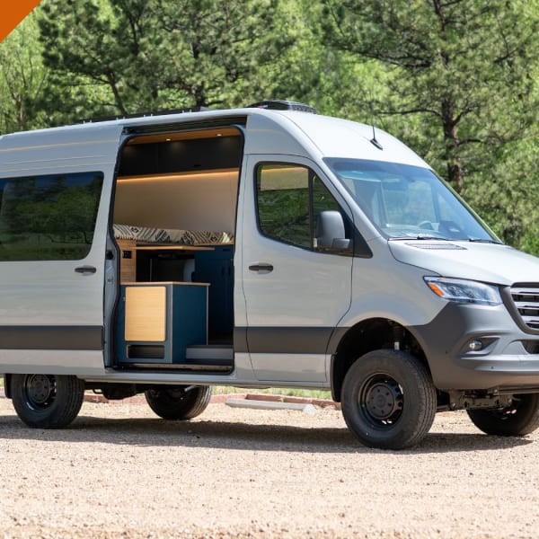 2025 W1Y4NBVY4ST232112 Geotrek Class B available for rent in Bend, Oregon