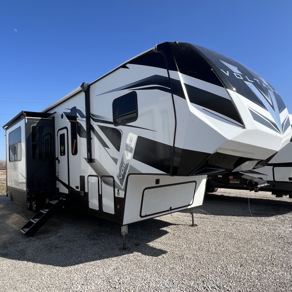 2023 Dutchmen Voltage Toy Hauler available for rent in Kearney, Missouri