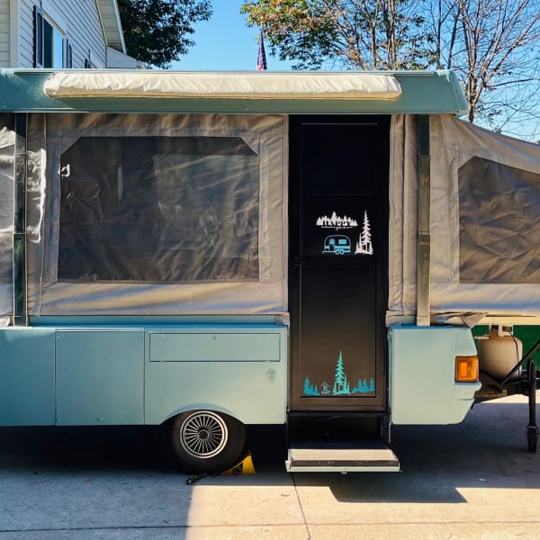 1989 Coleman Grand Tour Laramie Popup available for rent in Menomonie, Wisconsin