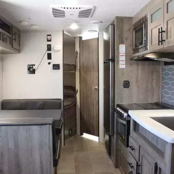 2020 Forest River Palomino Puma XLE Travel Trailer available for rent in Dickinson, Texas