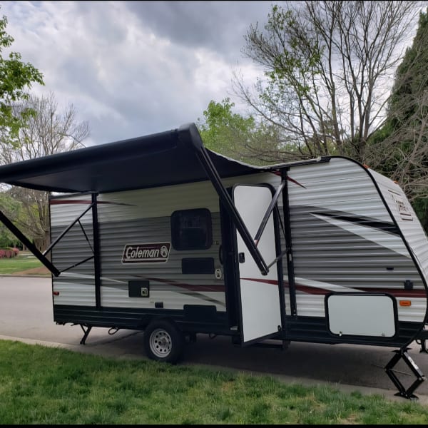2019 Dutchmen Coleman Lantern LT Travel Trailer available for rent in Youngsville, North Carolina