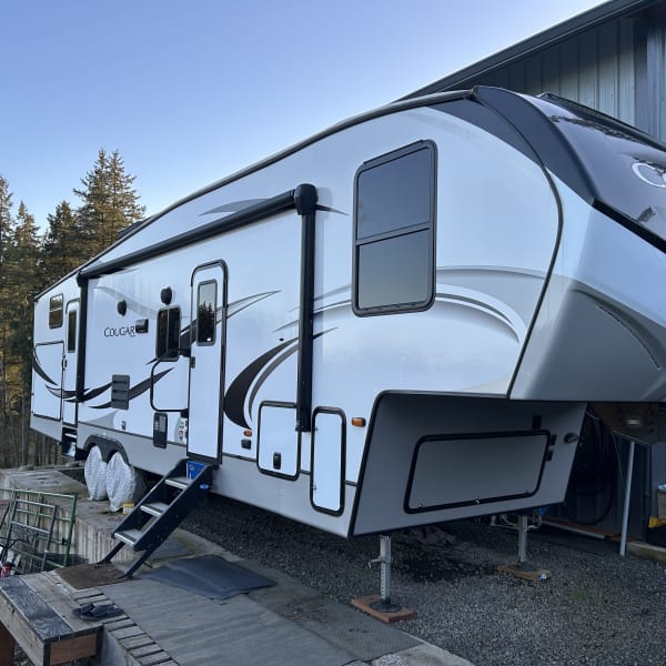 2021 Keystone RV Cougar Fifth Wheel available for rent in Albany, Oregon
