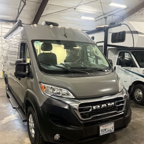 2024 Thor Dazzle 3500 b available for rent in Portland, Oregon