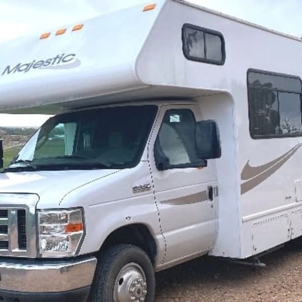 2012 Thor Majestic c available for rent in Altamont, Utah