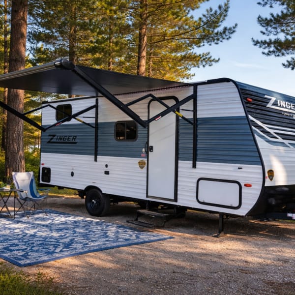 2024 Crossroads RV Zinger Lite Travel Trailer available for rent in Grand Rapids, Michigan
