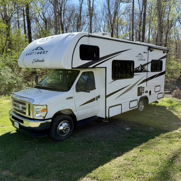 2024 East to West Entrada Class C available for rent in Cohutta, Georgia