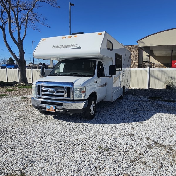 2014 Thor Majestic Class C available for rent in Orem, Utah