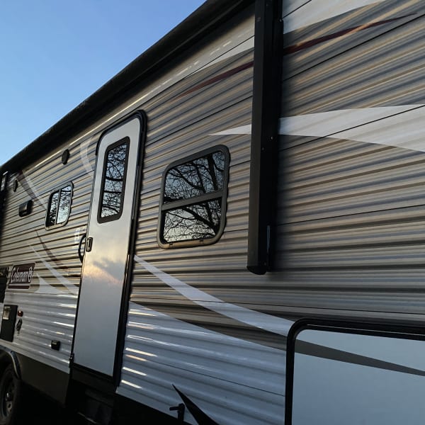 2018 Dutchmen Coleman Lantern Travel Trailer available for rent in Saint Clairsville, Ohio