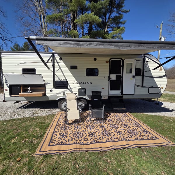 2016 Coachmen 273DBS Travel Trailer available for rent in Bedford, Indiana