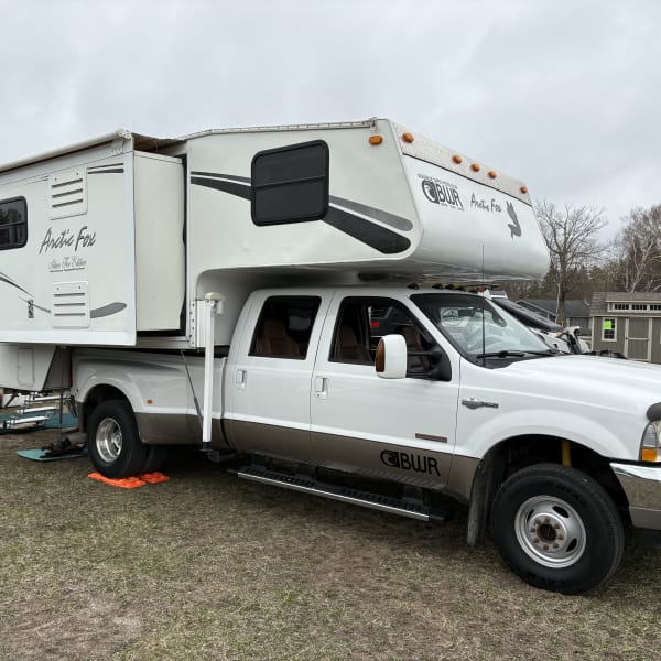 2005 Northwood Mfg Arctic Fox Truck Camper available for rent in Zurich, Ontario