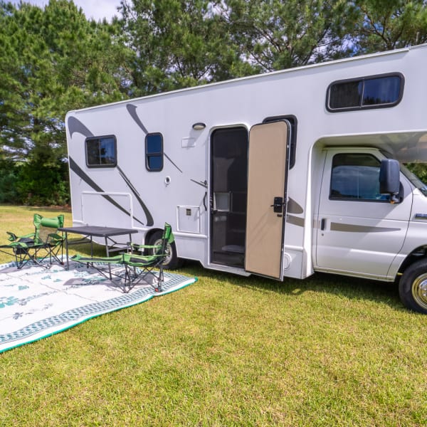 2018 Thor Majestic Class C available for rent in Fairhope, Alabama