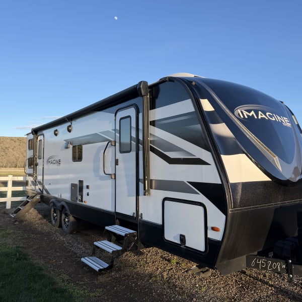 2022 Grand Design Imagine Travel Trailer available for rent in Silesia, Montana